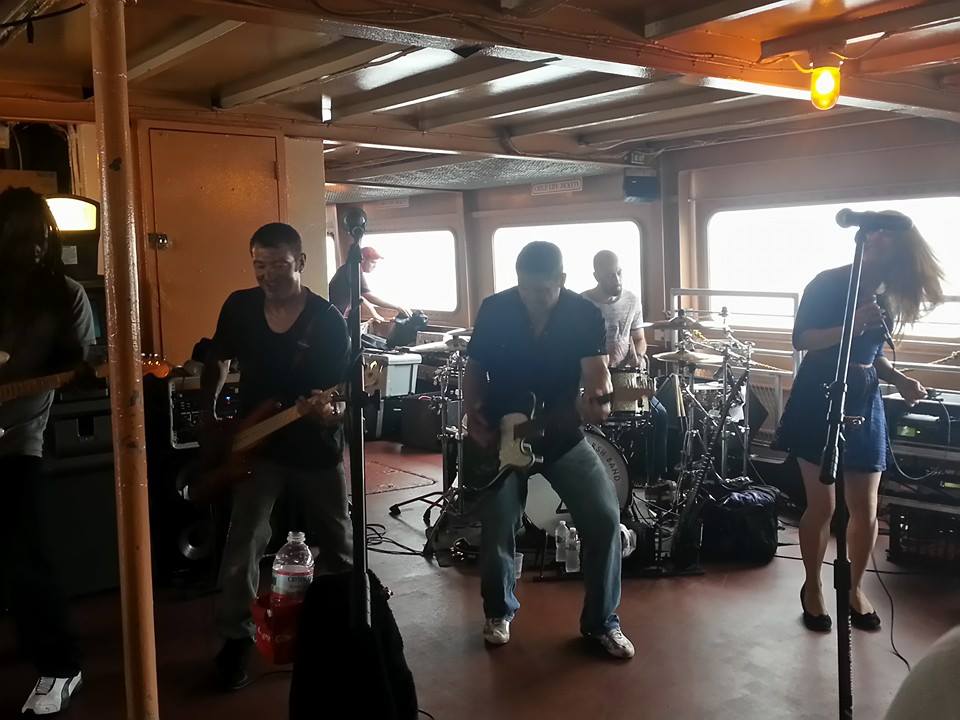 Lindsay doin' her thang!